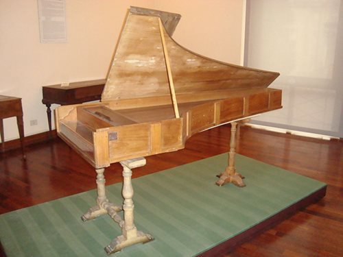 1024px-Piano_forte_Cristofori_1722